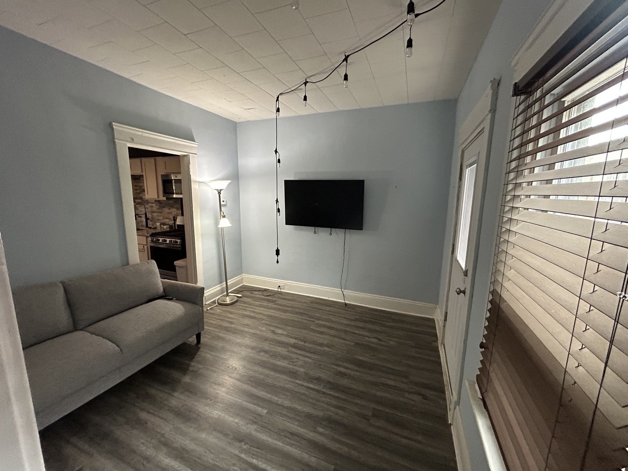 1955 East 120th Street #2LOWERREAR - Photo 5 of 10