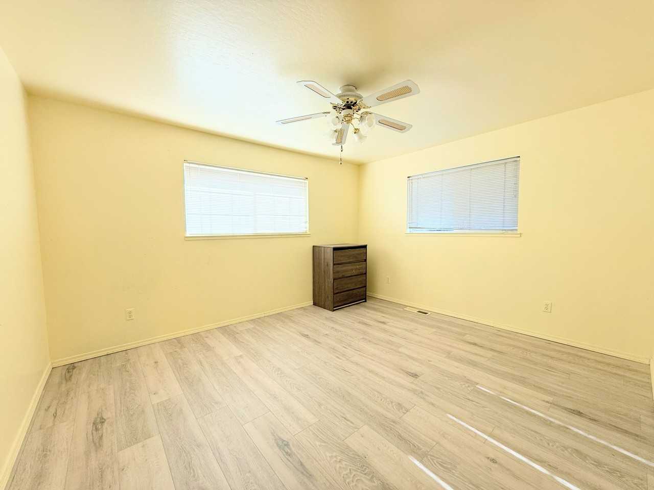 282 W Saint Charles St #1 - Photo 5 of 21