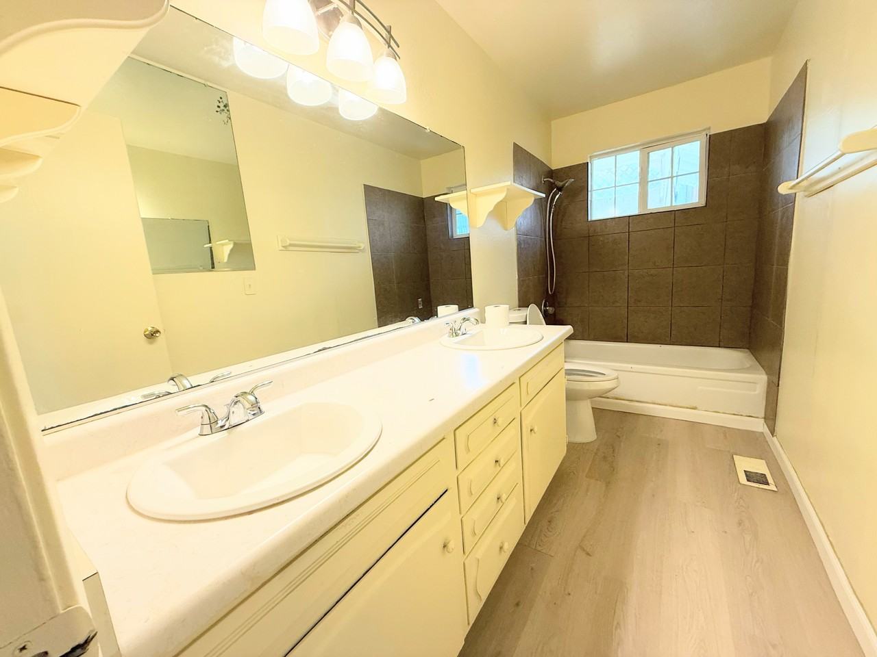 282 W Saint Charles St #1 - Photo 6 of 21