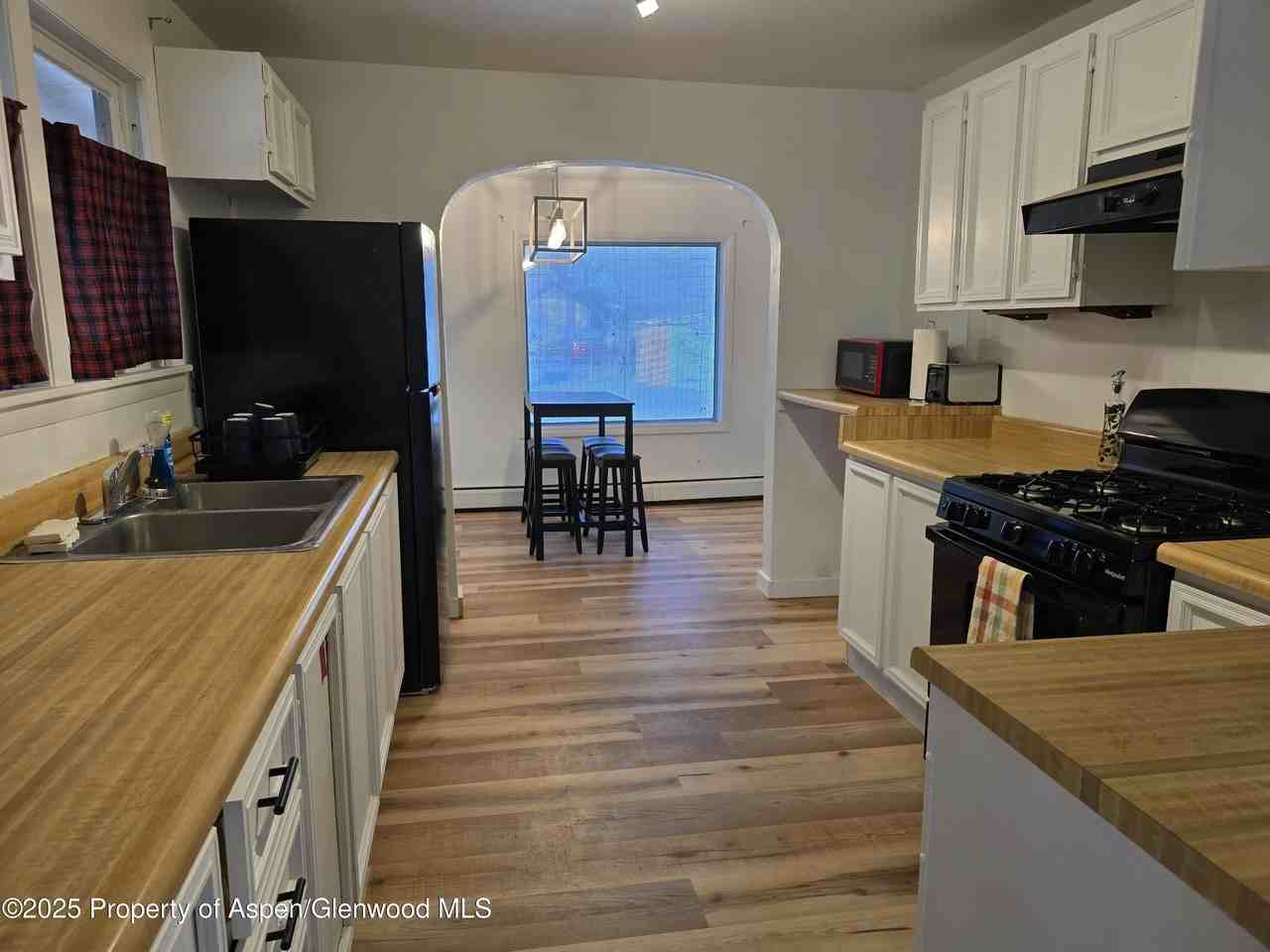 770 School St - Photo 5 of 17