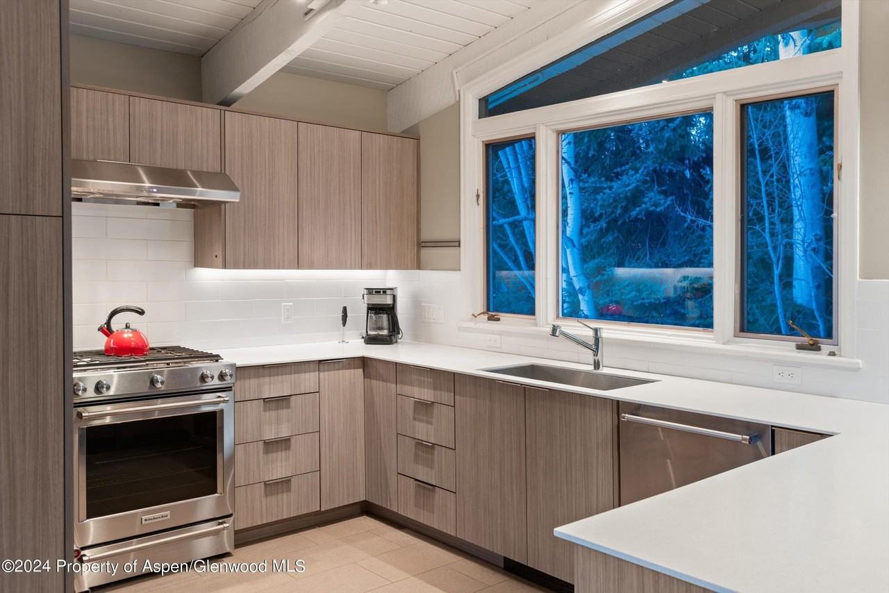 1650 Homestake Dr - Photo 7 of 29