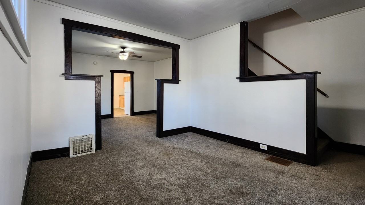 1314 3rd Ave N #1 - Photo 3 of 17