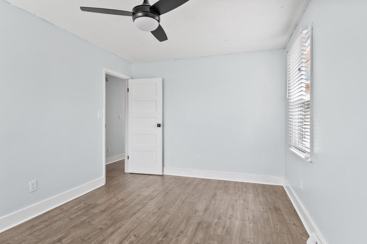 201 Hunter Drive #B - Photo 7 of 14