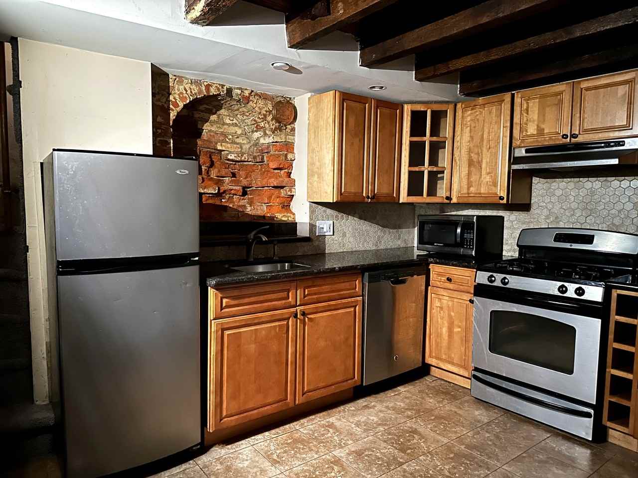 623 American Street #F - Photo 7 of 36