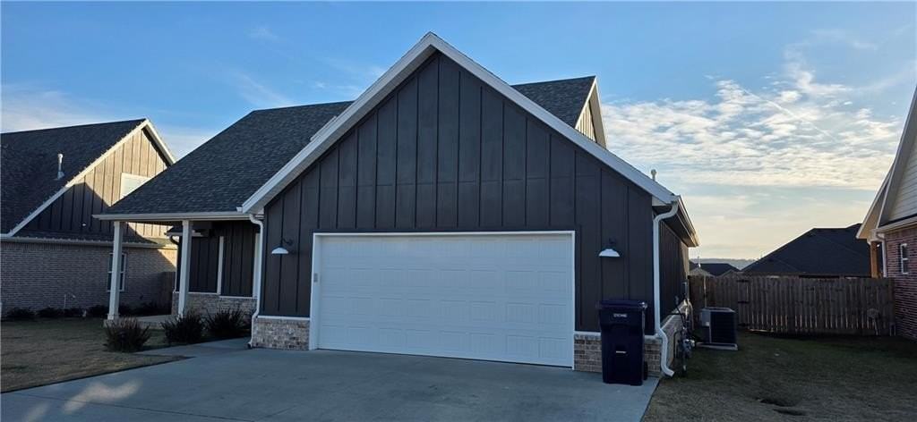 941 Petit Jean St - Photo 2 of 11