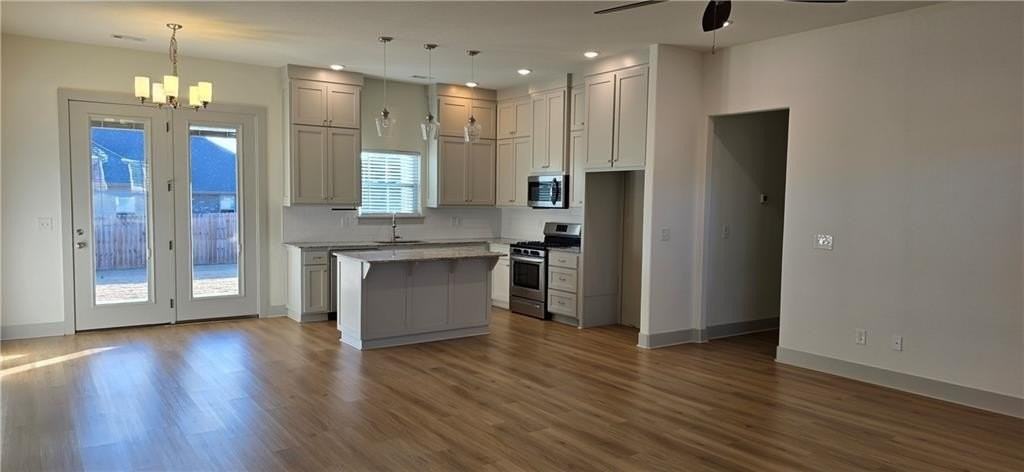 941 Petit Jean St - Photo 4 of 11