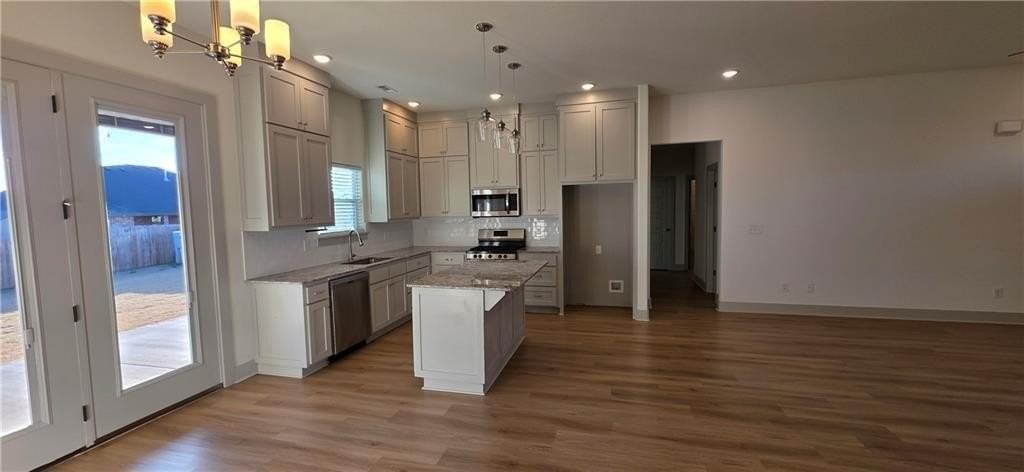 941 Petit Jean St - Photo 5 of 11