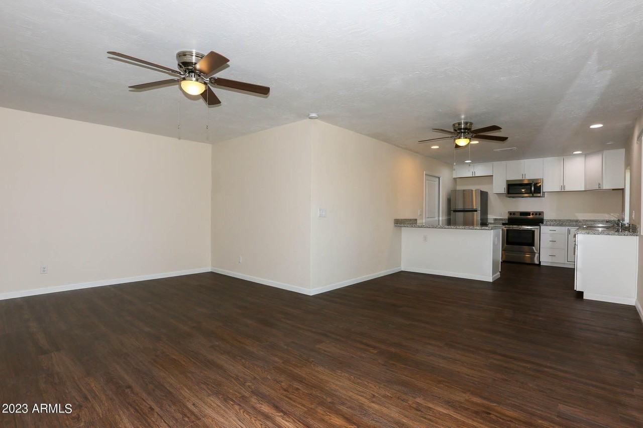 6226 S Hazelton Ln - Photo 2 of 21