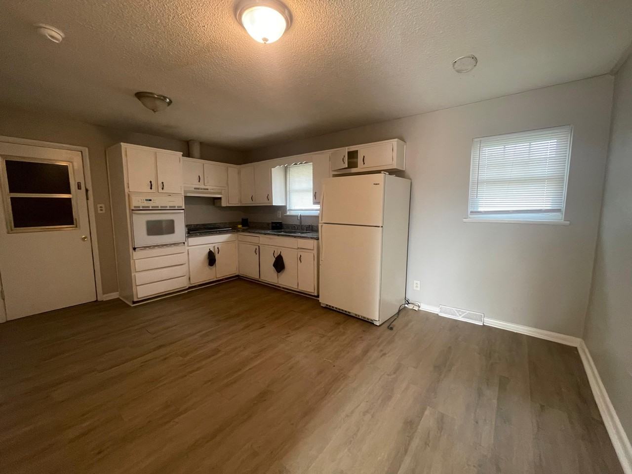 606 Eastbrook Dr Nw #1 - Photo 3 of 9