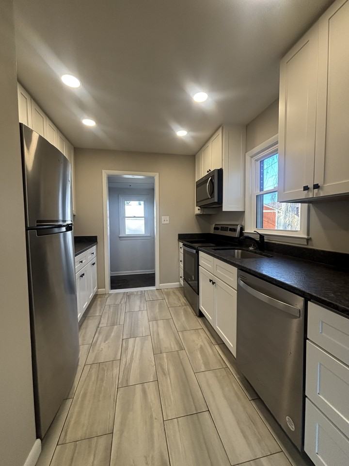 5819 Dogwood Ave #1 - Photo 4 of 17