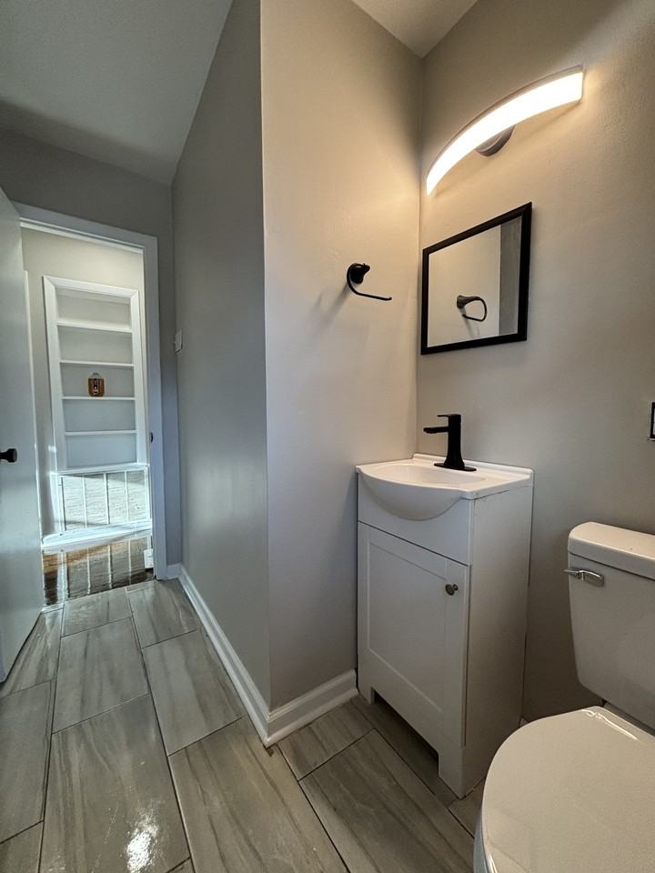 5819 Dogwood Ave #1 - Photo 7 of 17