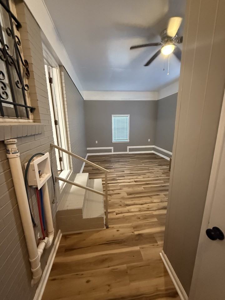 405 Lamar Street #1 - Photo 5 of 10