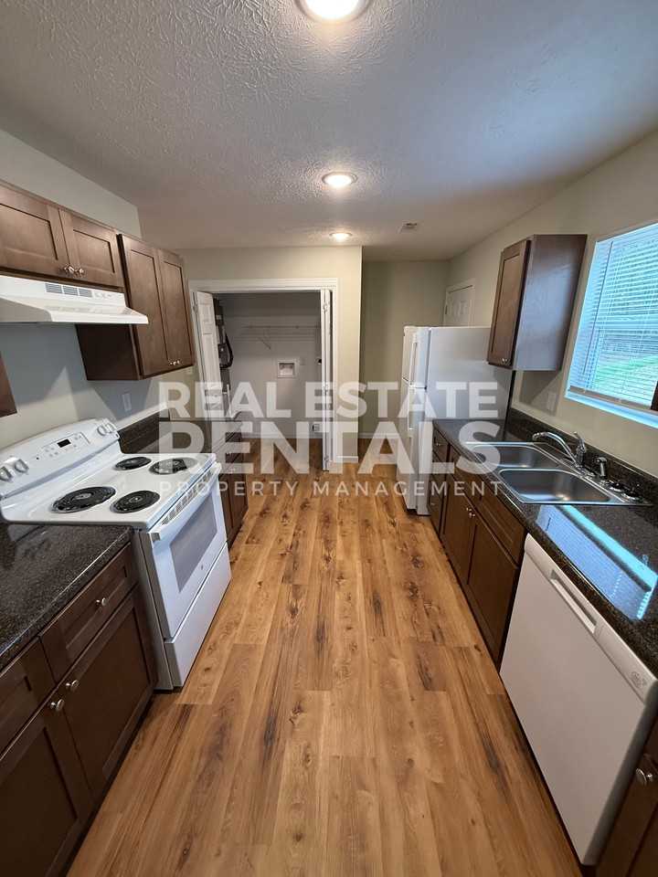 1812 Mckinley Avenue #1 - Photo 4 of 10