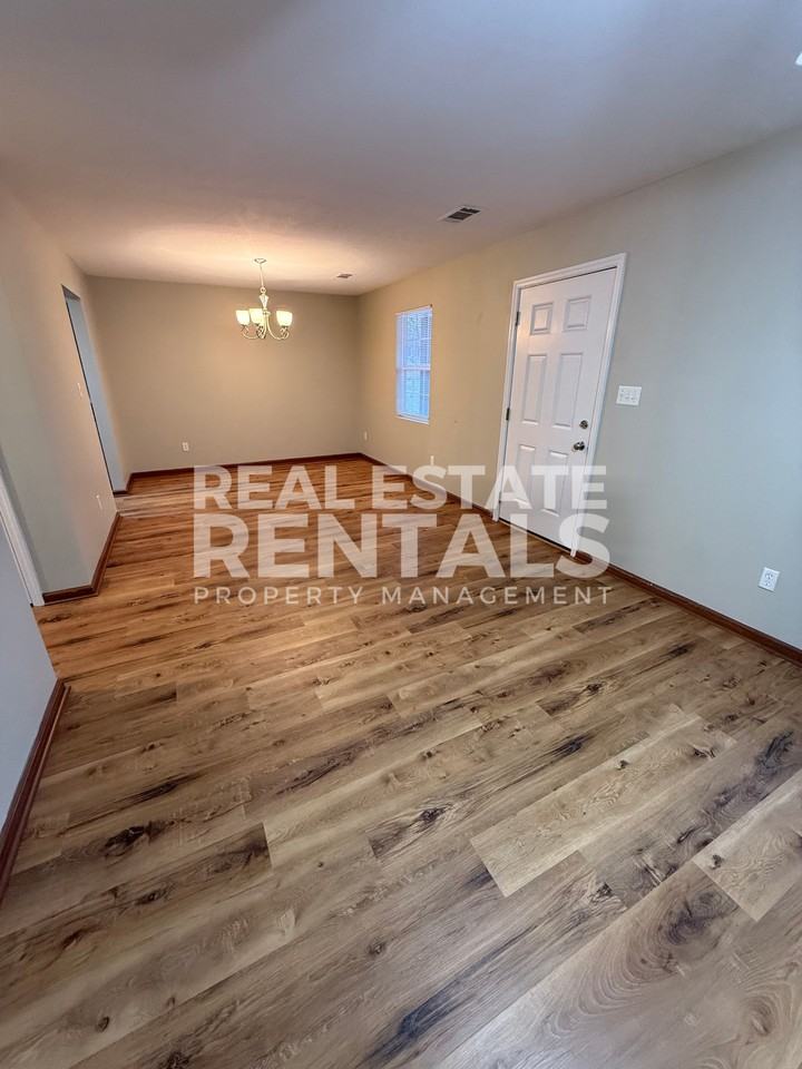 1835 Elwyn Avenue #1 - Photo 2 of 8