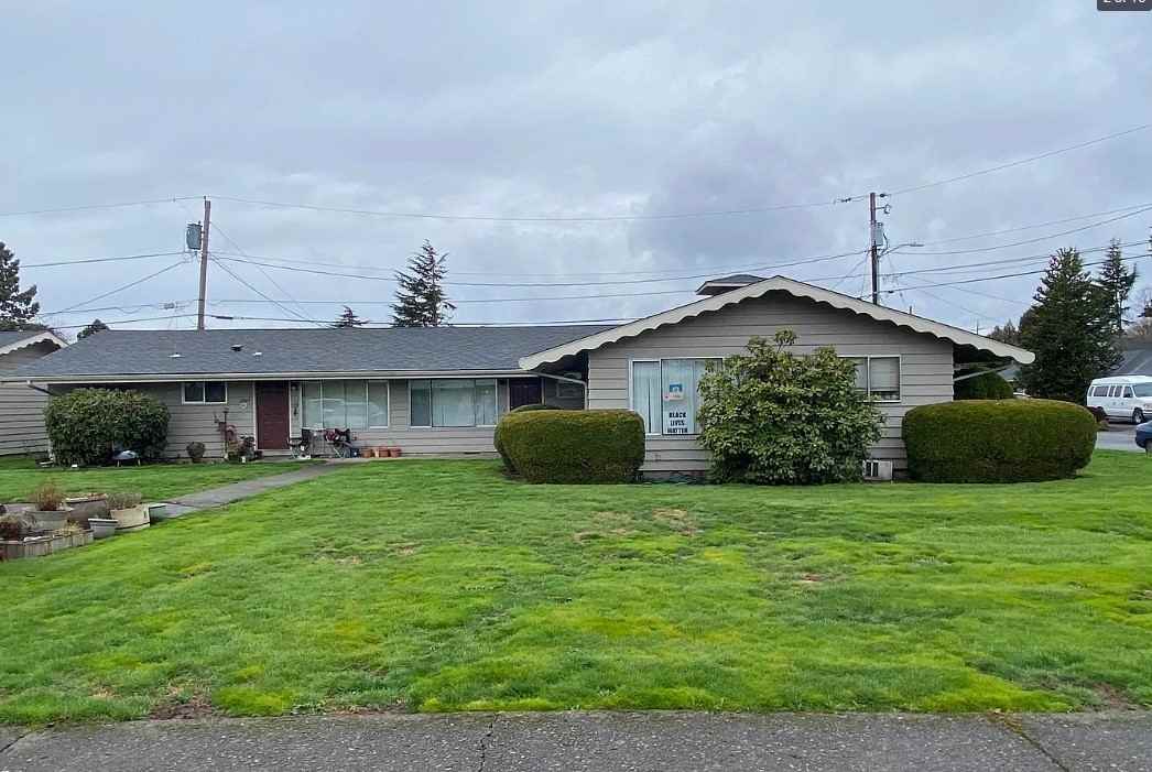 1897 32nd Pl Ne #1897 - Photo 2 of 15