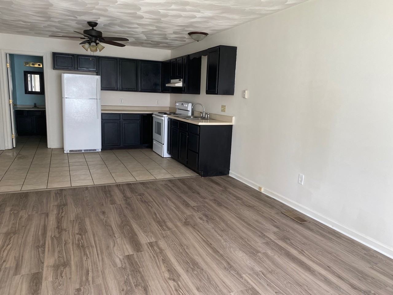 604 Forest Street #D - Photo 2 of 10