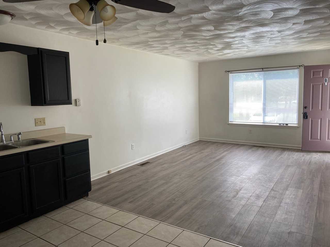 604 Forest Street #D - Photo 3 of 10