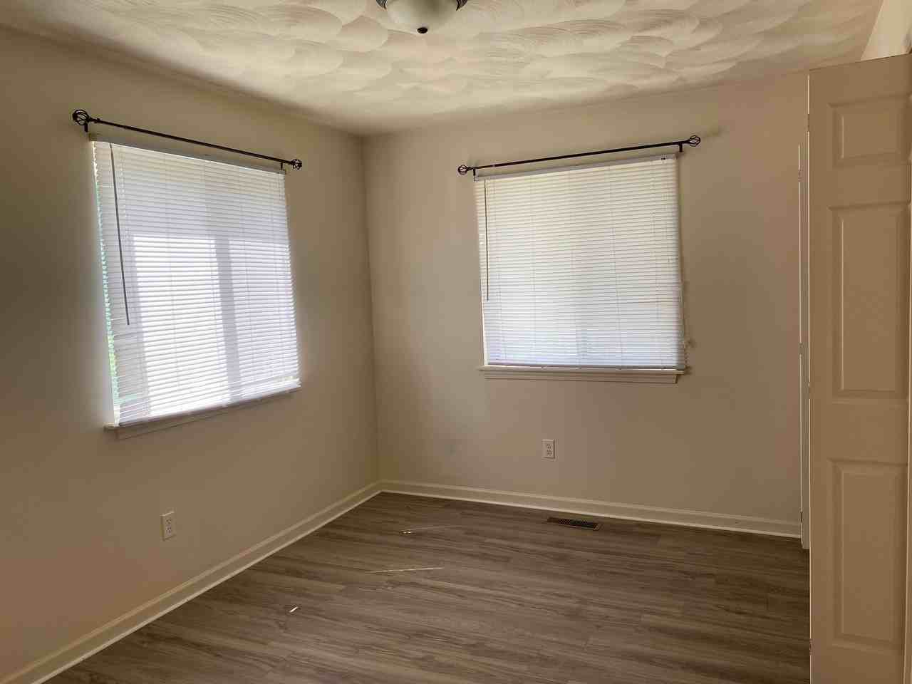 604 Forest Street #D - Photo 5 of 10