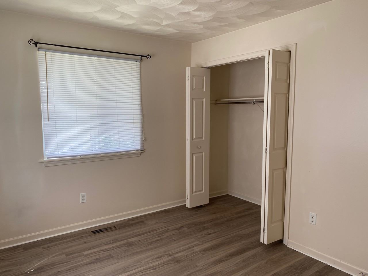 604 Forest Street #D - Photo 6 of 10