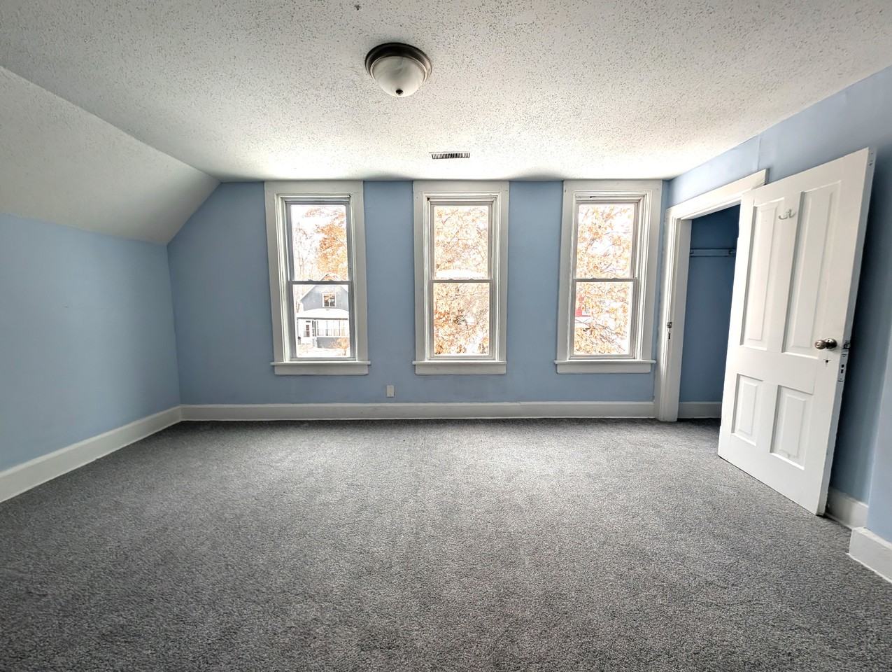 538 Charles Avenue #2