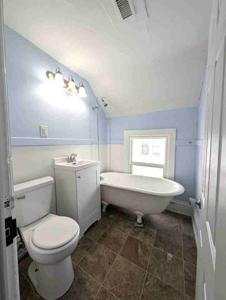 538 Charles Avenue #2 - Photo 4 of 6