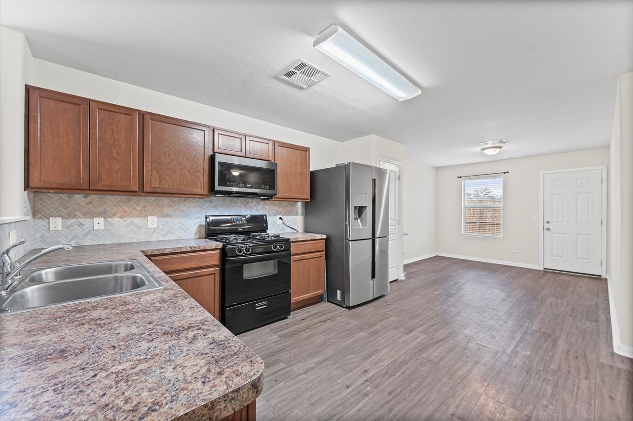 1722 Ramsay Way #1 - Photo 4 of 24