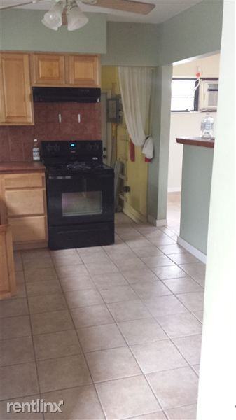 18131 NE 10th Ave - Photo 3 of 8