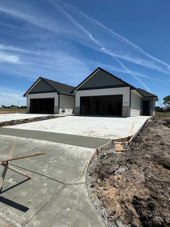 950 Long Path Circle #1