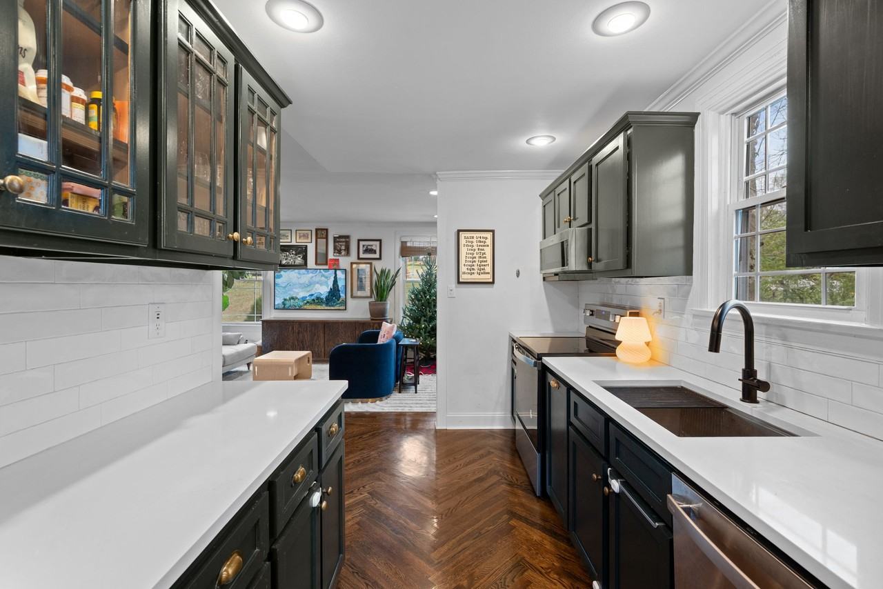 1601 Golf St #1 - Photo 5 of 11