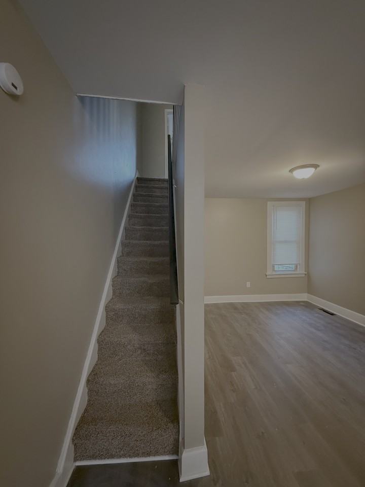 304 Porter St #1 - Photo 3 of 7