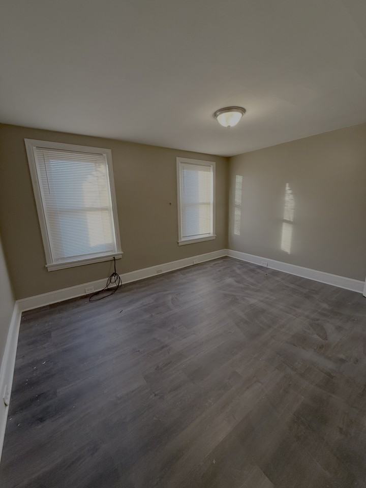 304 Porter St #1 - Photo 4 of 7