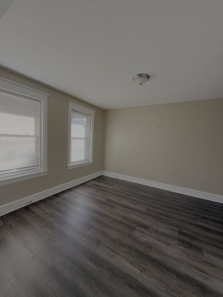 1913 W 2nd St #1 - Photo 6 of 10