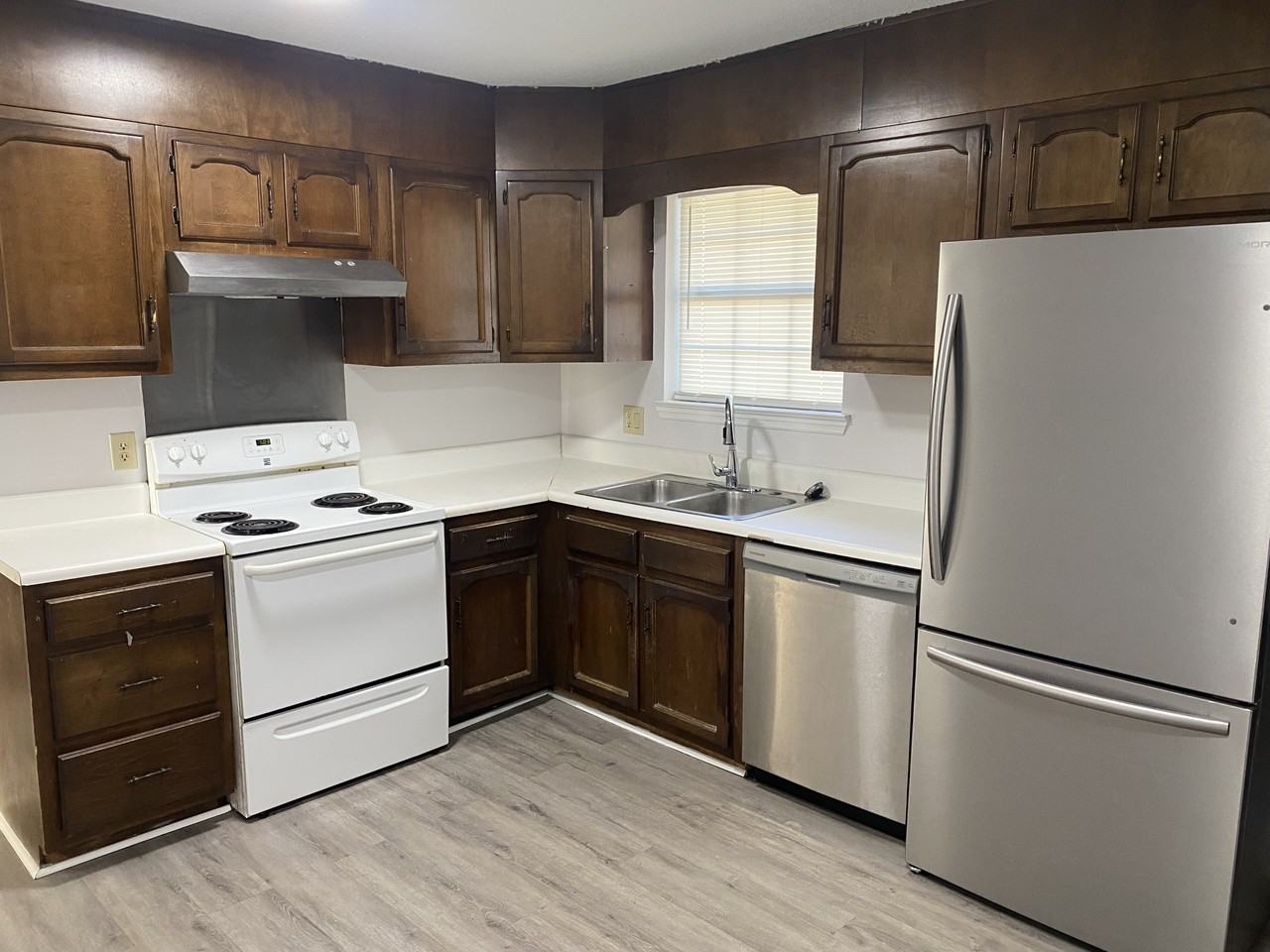 5009 Marylin Lane #B - Photo 2 of 8