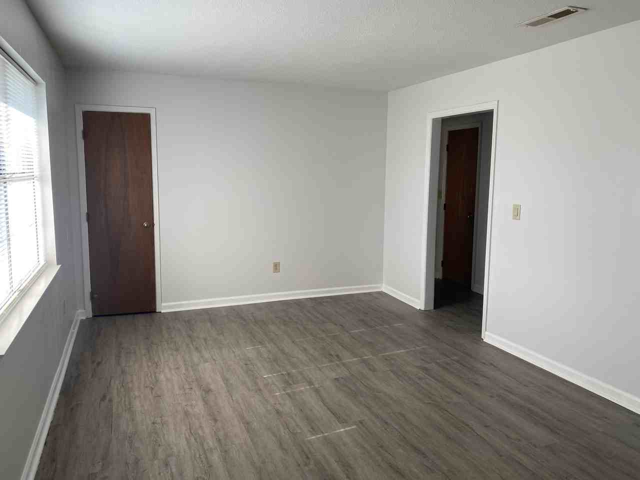 5009 Marylin Lane #B - Photo 5 of 8