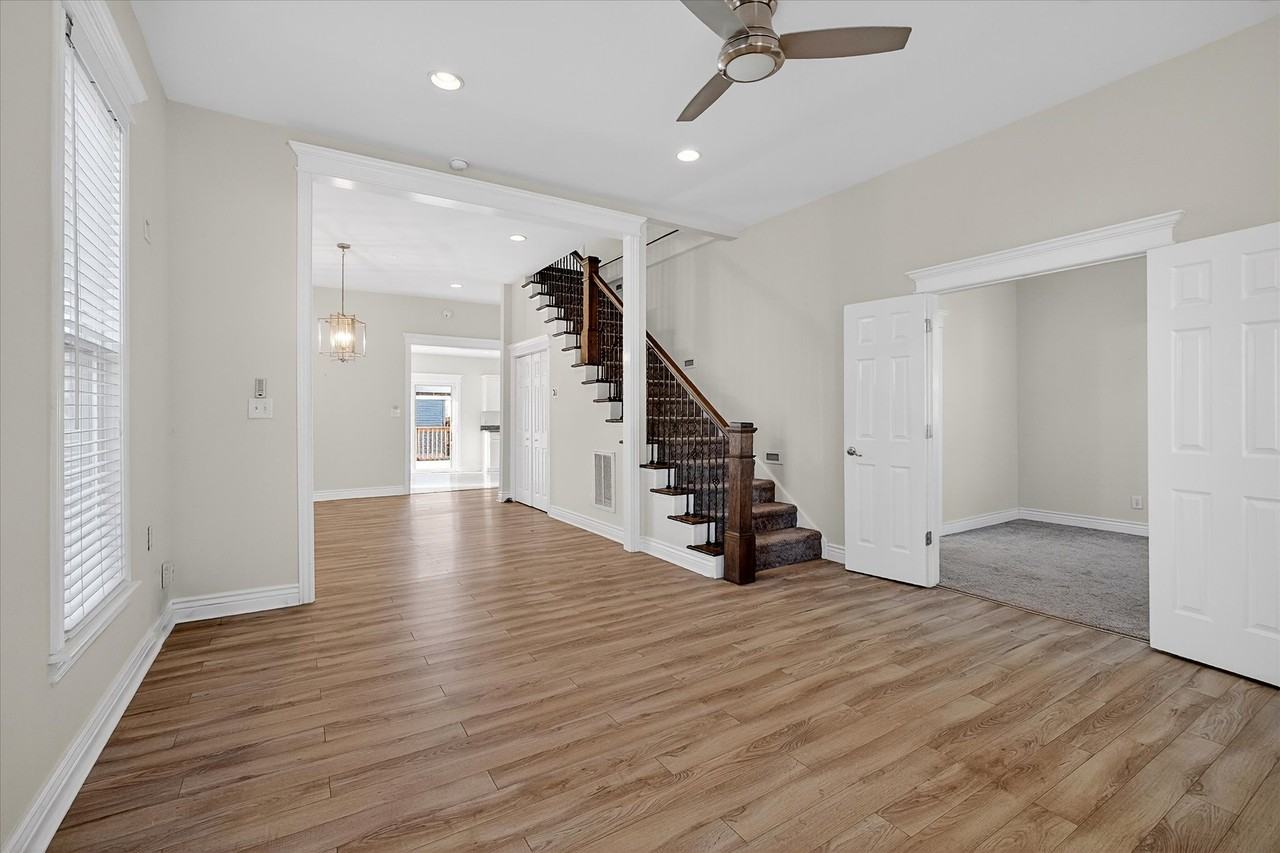 916 Dawson Street #1 - Photo 4 of 29