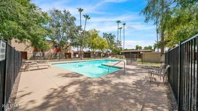 8249 E Thomas Rd - Photo 7 of 8