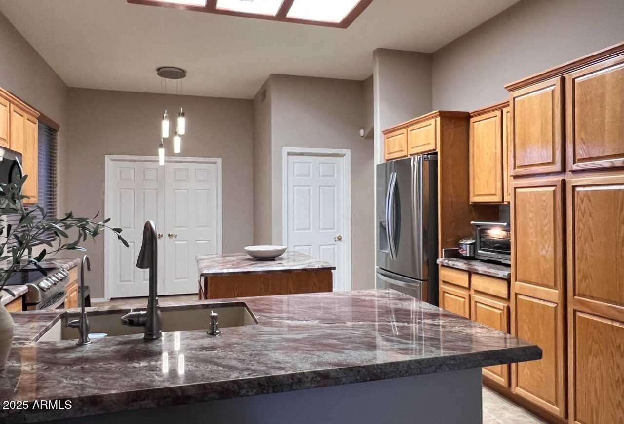 16924 W Northampton Rd - Photo 4 of 17