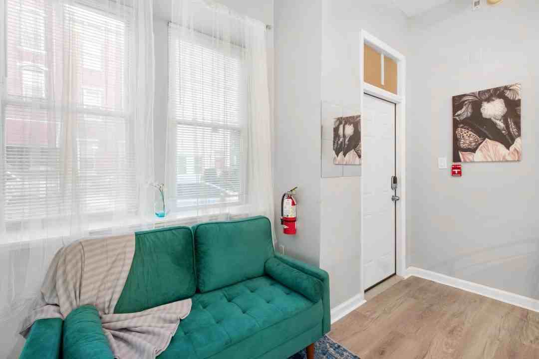 712 S 19th St #1 - Photo 3 of 13