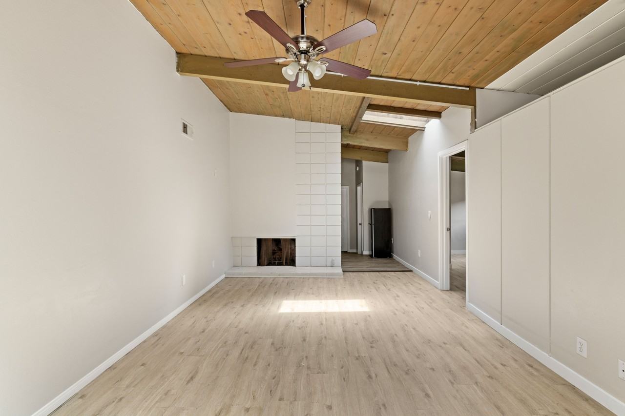 4902 54th St #1 - Photo 3 of 19