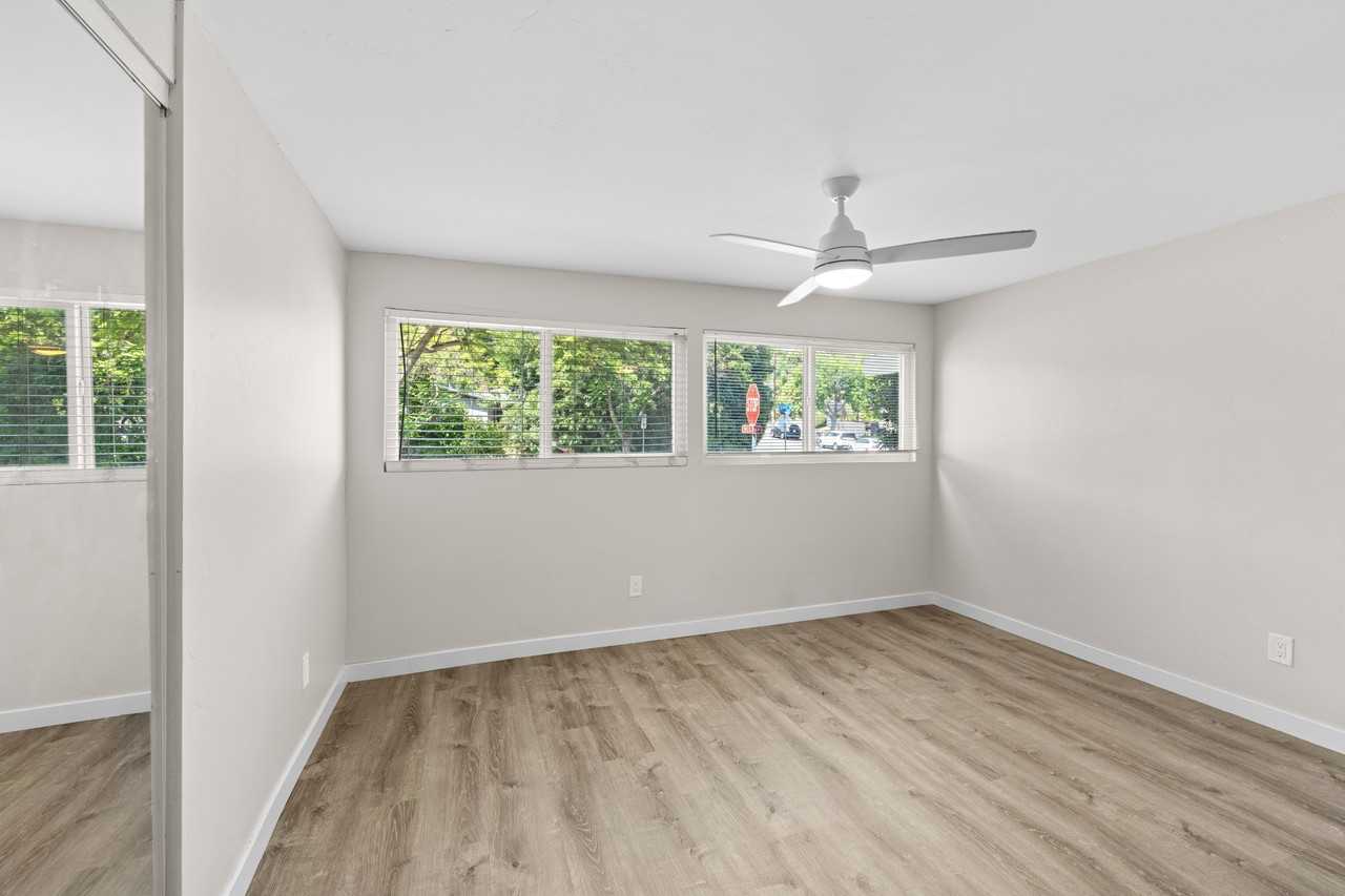 4902 54th St #1 - Photo 5 of 19