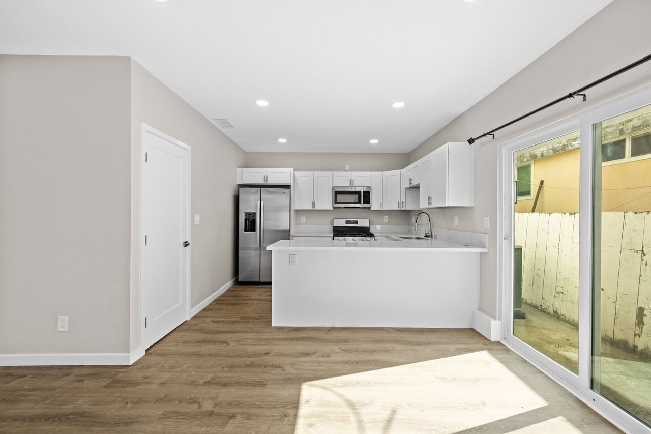 4904 54th St #1 - Photo 3 of 14