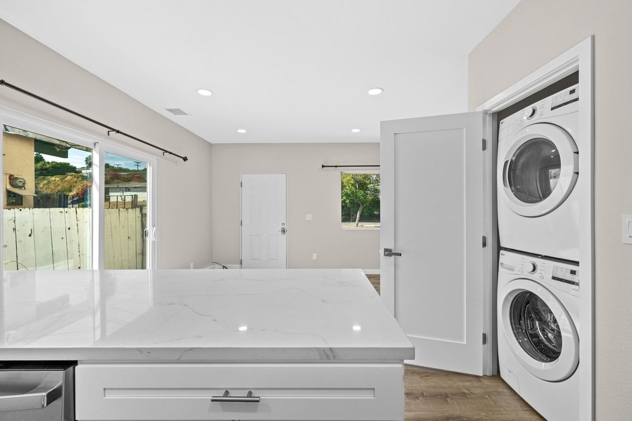 4904 54th St #1 - Photo 4 of 14