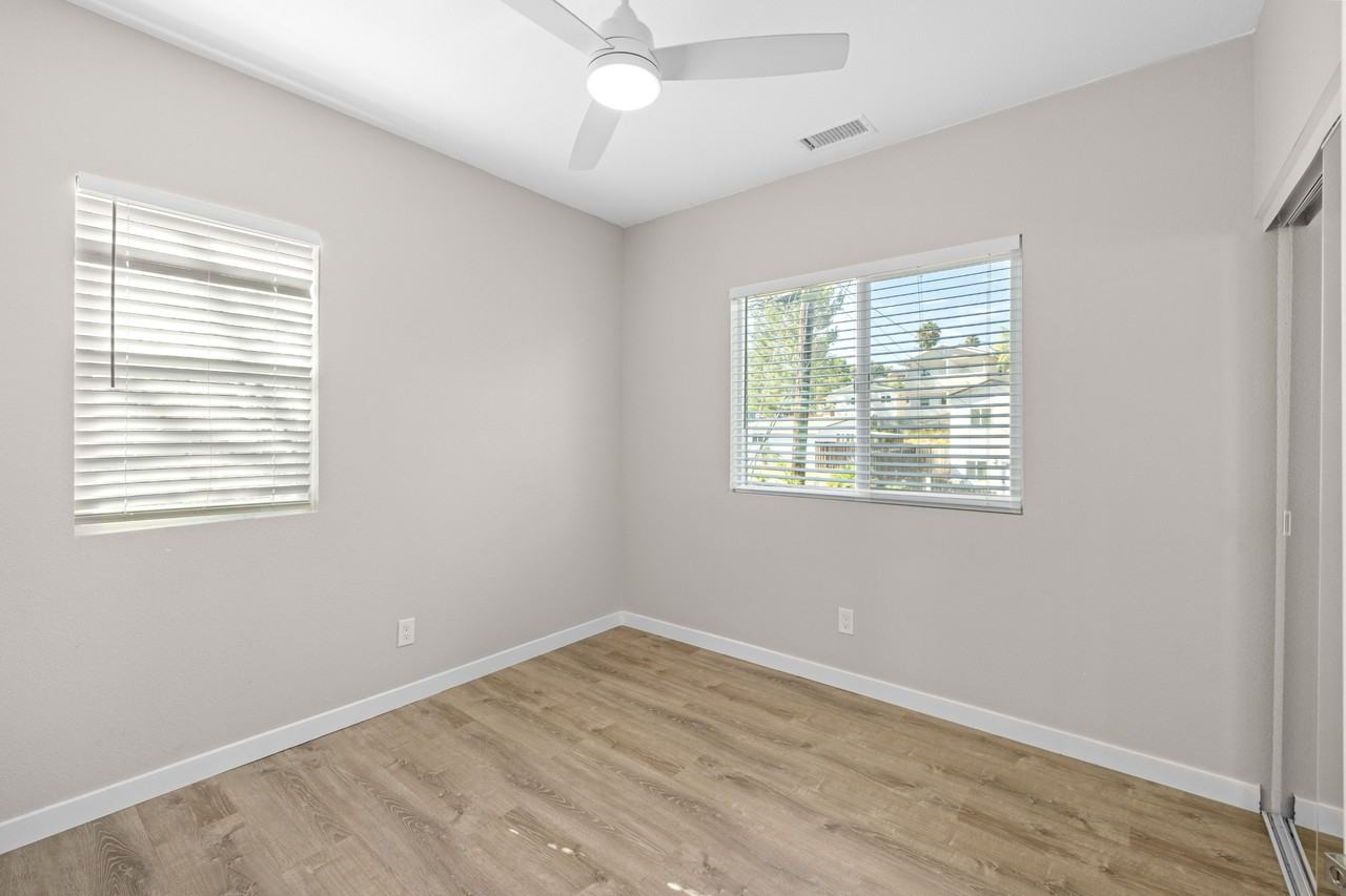 4904 54th St #1 - Photo 5 of 14