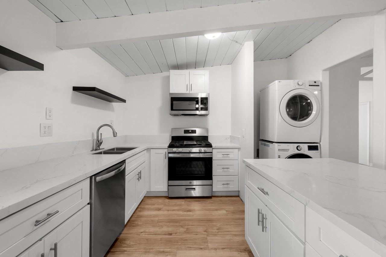 4926 54th St #1 - Photo 3 of 18