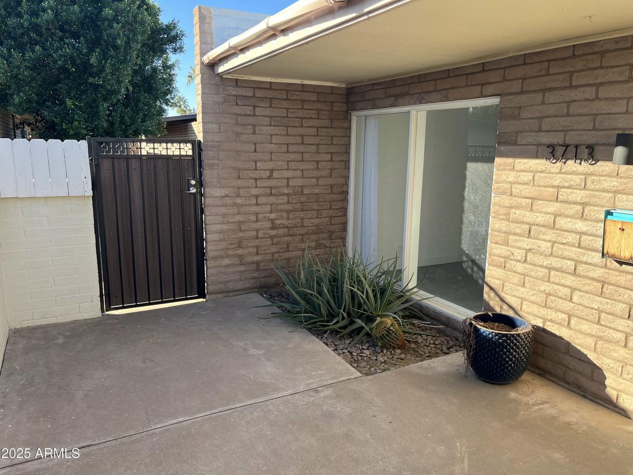 3713 E Glenrosa Ave - Photo 5 of 37