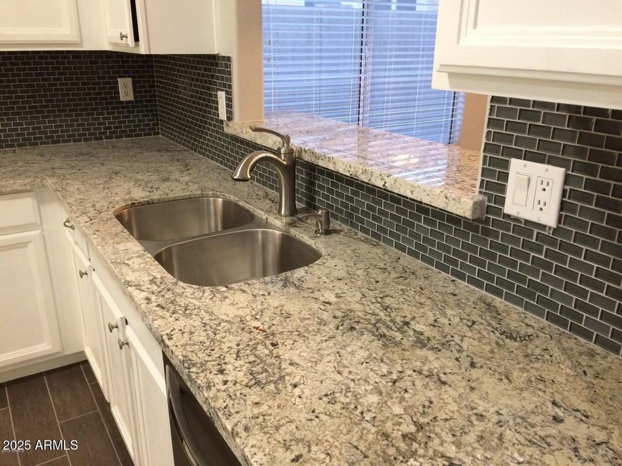 2240 E Aire Libre Ave - Photo 3 of 18