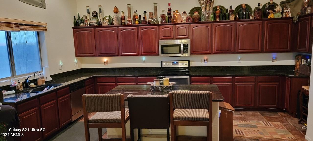 19035 N San Pablo St - Photo 5 of 9