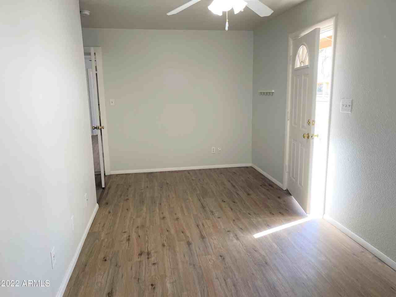 1504 North French Street #B - Photo 4 of 23