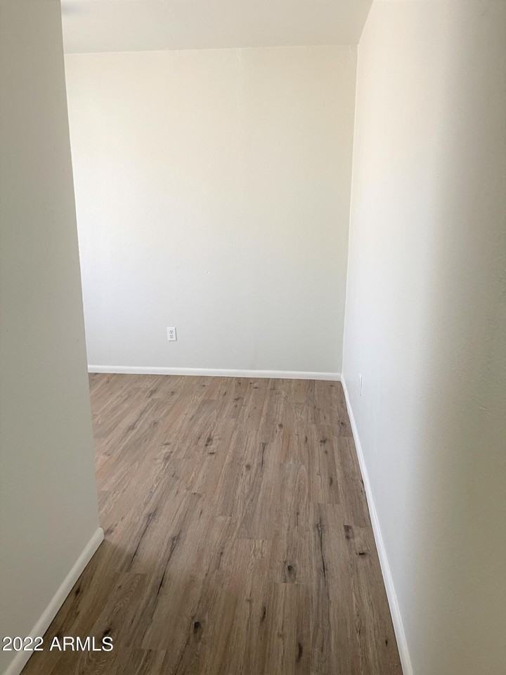 1504 North French Street #B - Photo 6 of 23