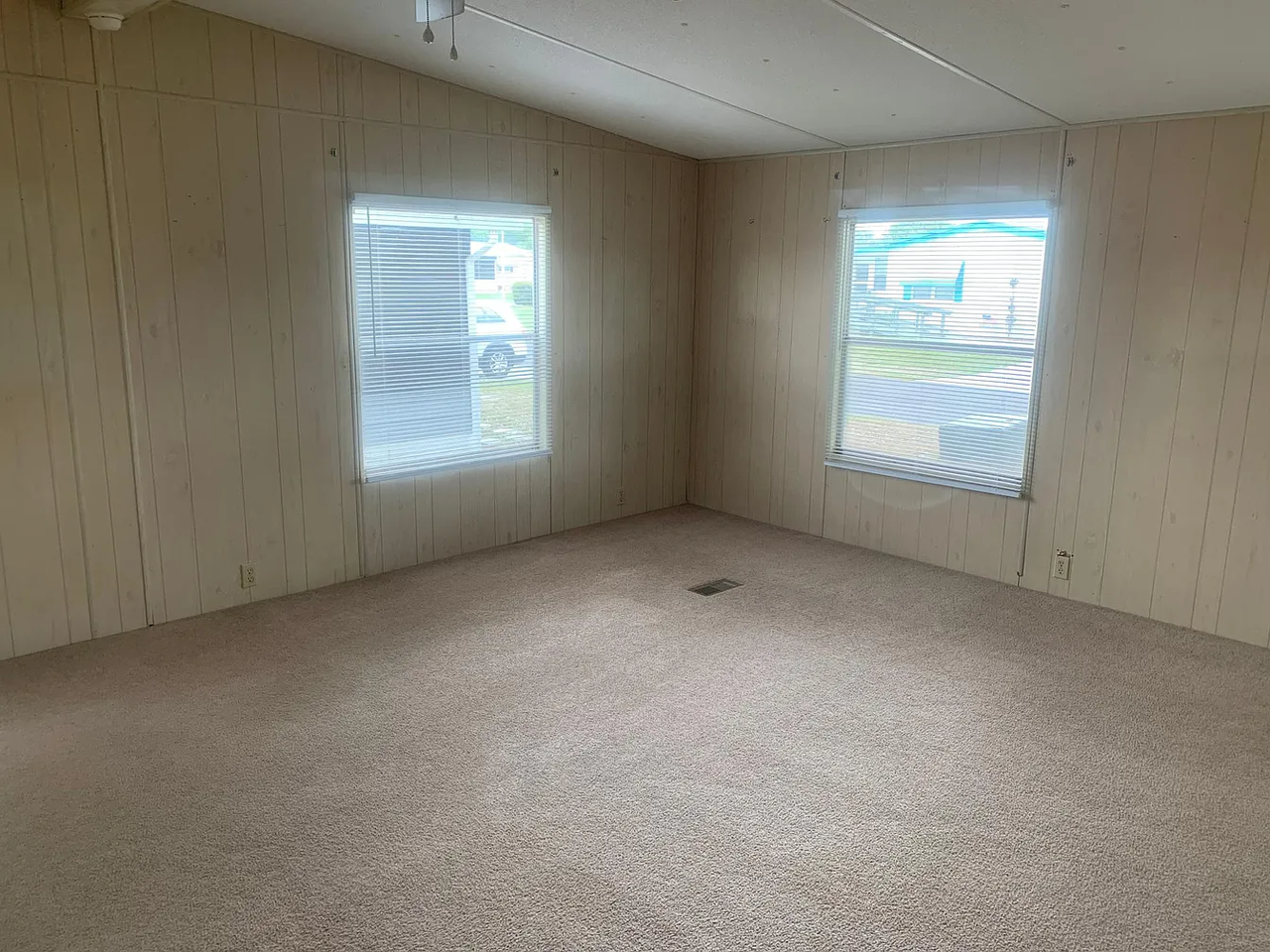 4982 Foxwood Boulevard #1 - Photo 3 of 9